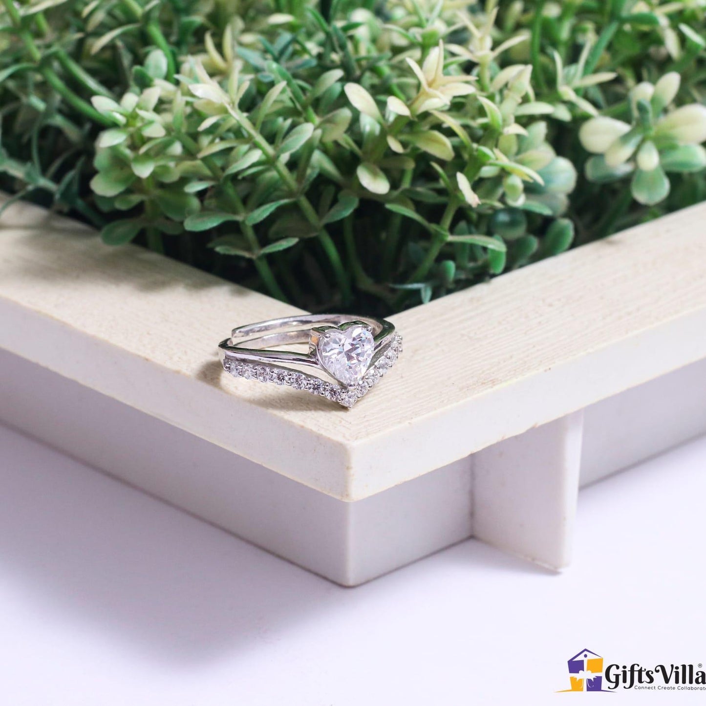 Queen of Hearts Sterling Silver Ring